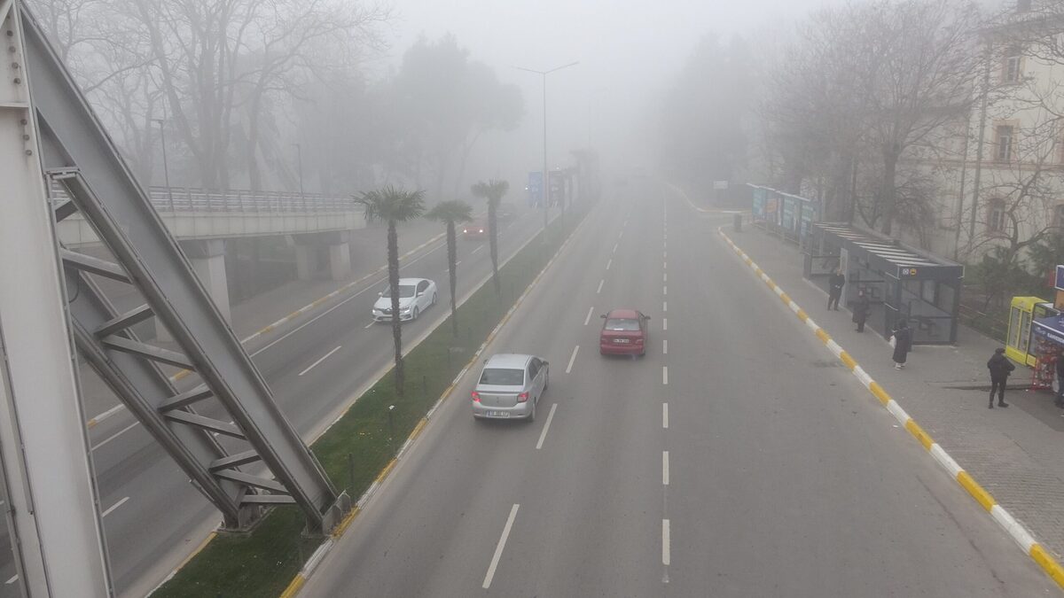 BALIKESİR GÜNE SİSLE UYANDI