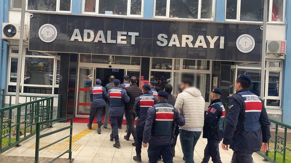 BALIKESİR’DE TEFECİLİK ÇETESİNE 4 TUTUKLAMA