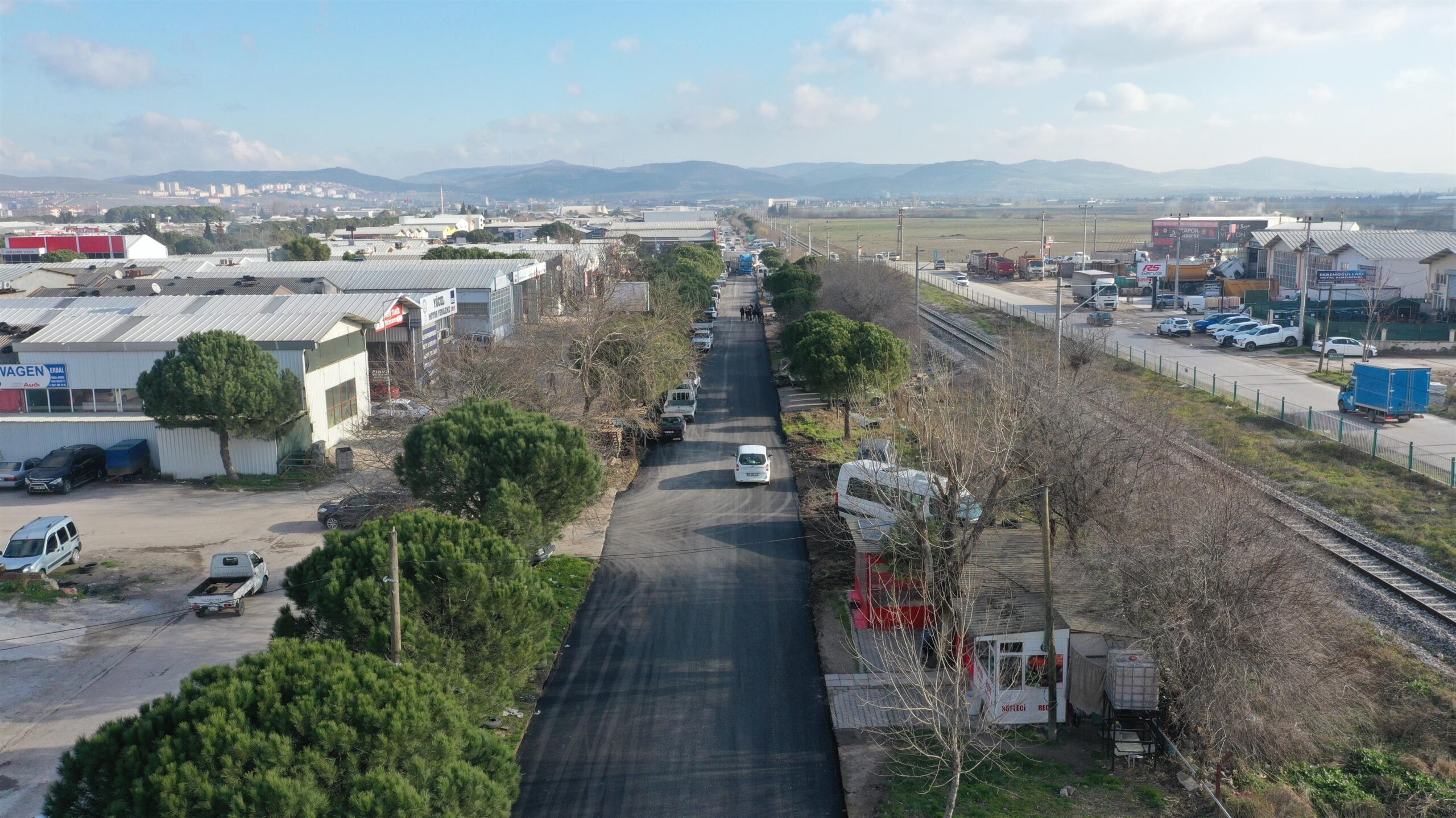 Buyuksehir Kucuk Sanayi Sitesinin yollarini yeniliyor 1 scaled - Marmara Bölge: Balıkesir Son Dakika Haberleri ile Hava Durumu