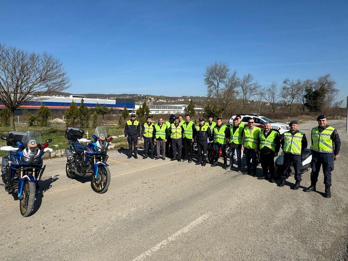 “YELEK GİY GÖRÜNÜR OL”