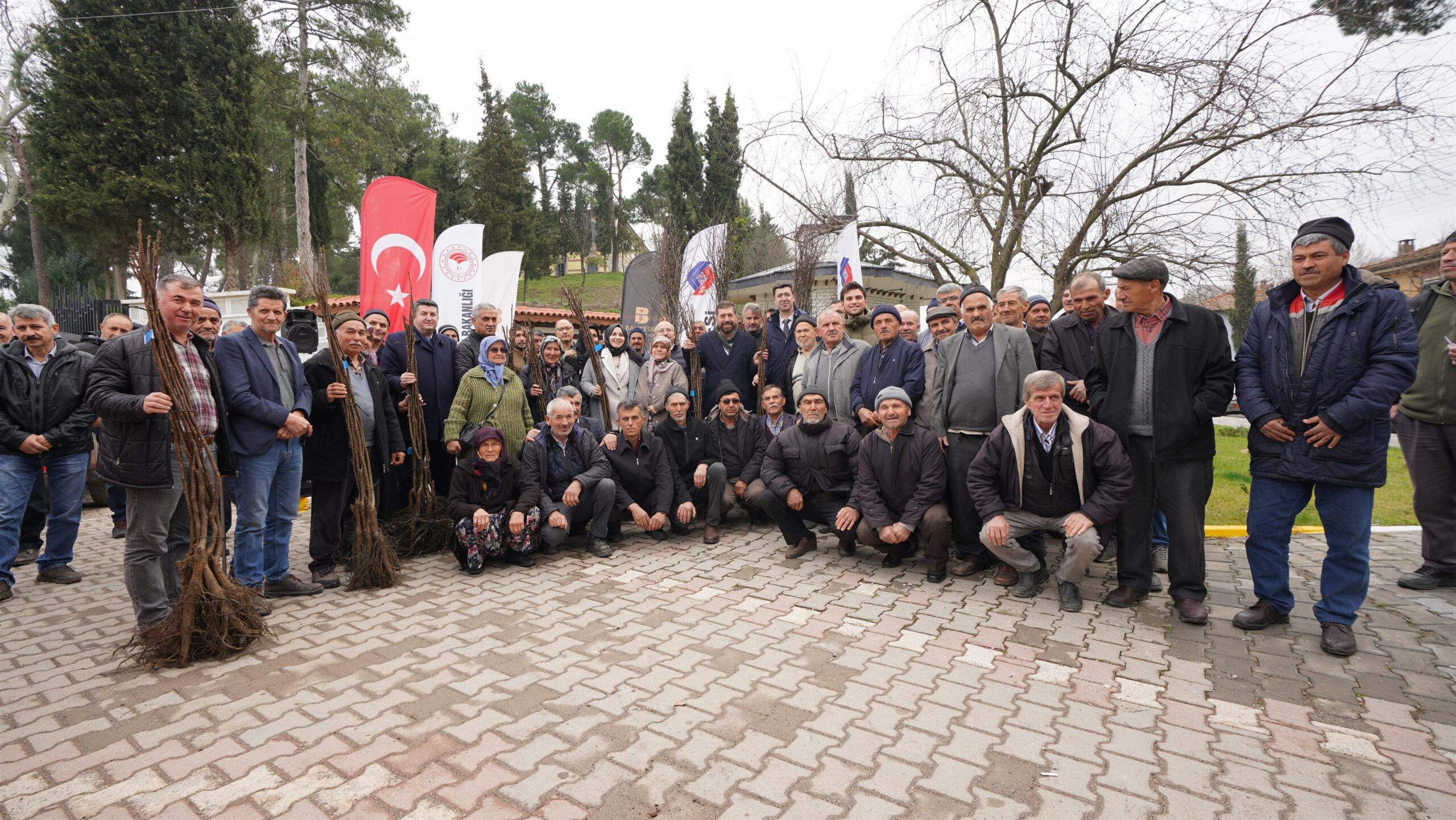 buyuksehirden ureticilere meyve fidani destegi 1 scaled - Marmara Bölge: Balıkesir Son Dakika Haberleri ile Hava Durumu