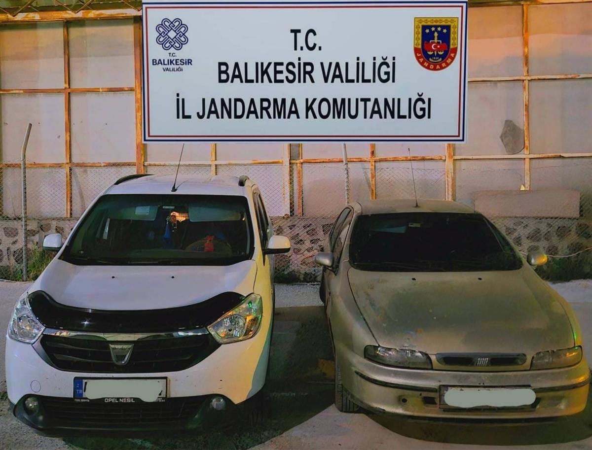 Balıkesir'de jandarma ekipleri göçmen