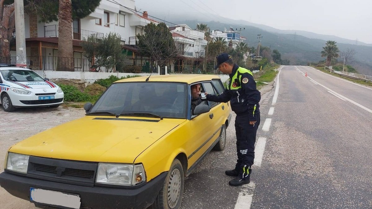 JANDARMA KÖY YOLLARINDA ALKOL DENETİMİ YAPTI