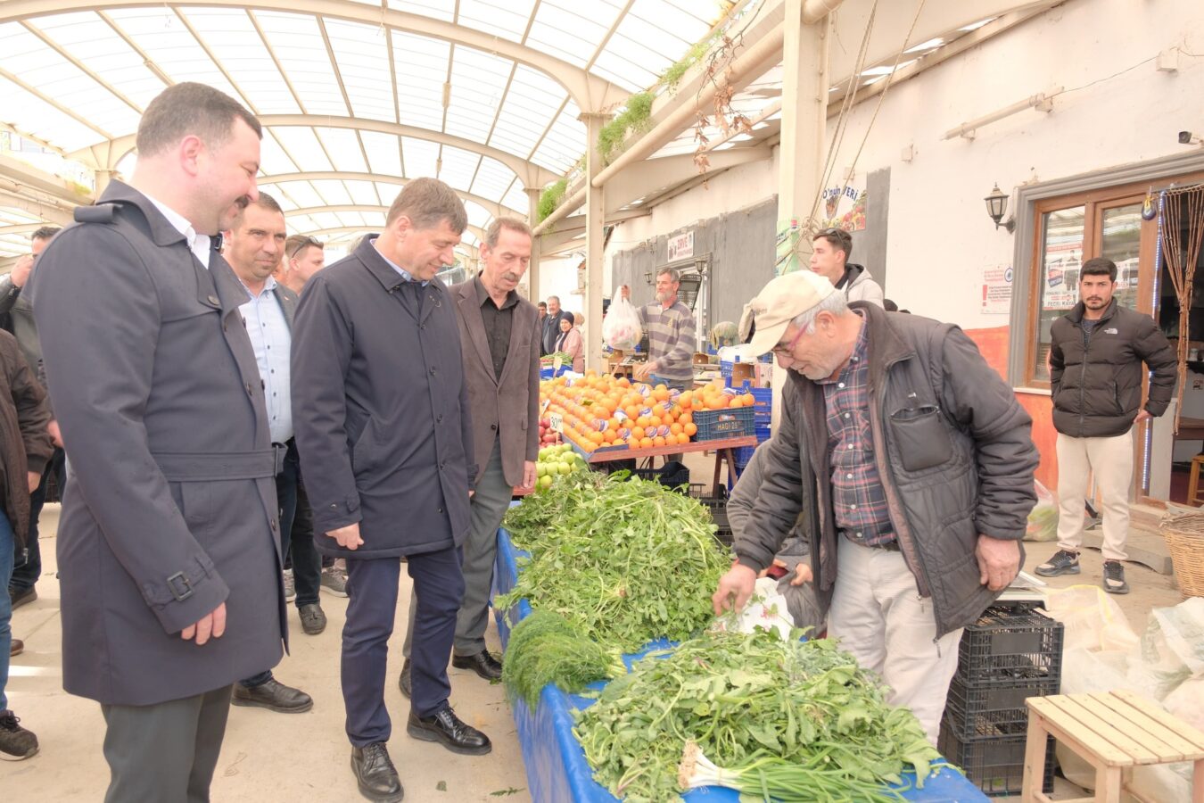 MHP’DEN GÖMEÇ’TE ESNAF ZİYARETİ