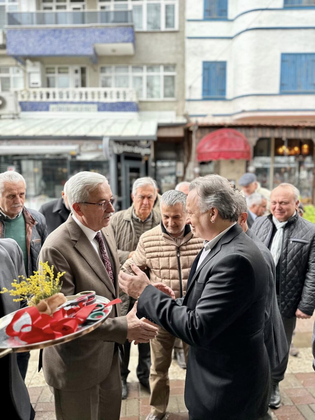 BAŞKAN KARIŞIK MADO AÇILIŞINA KATILDI