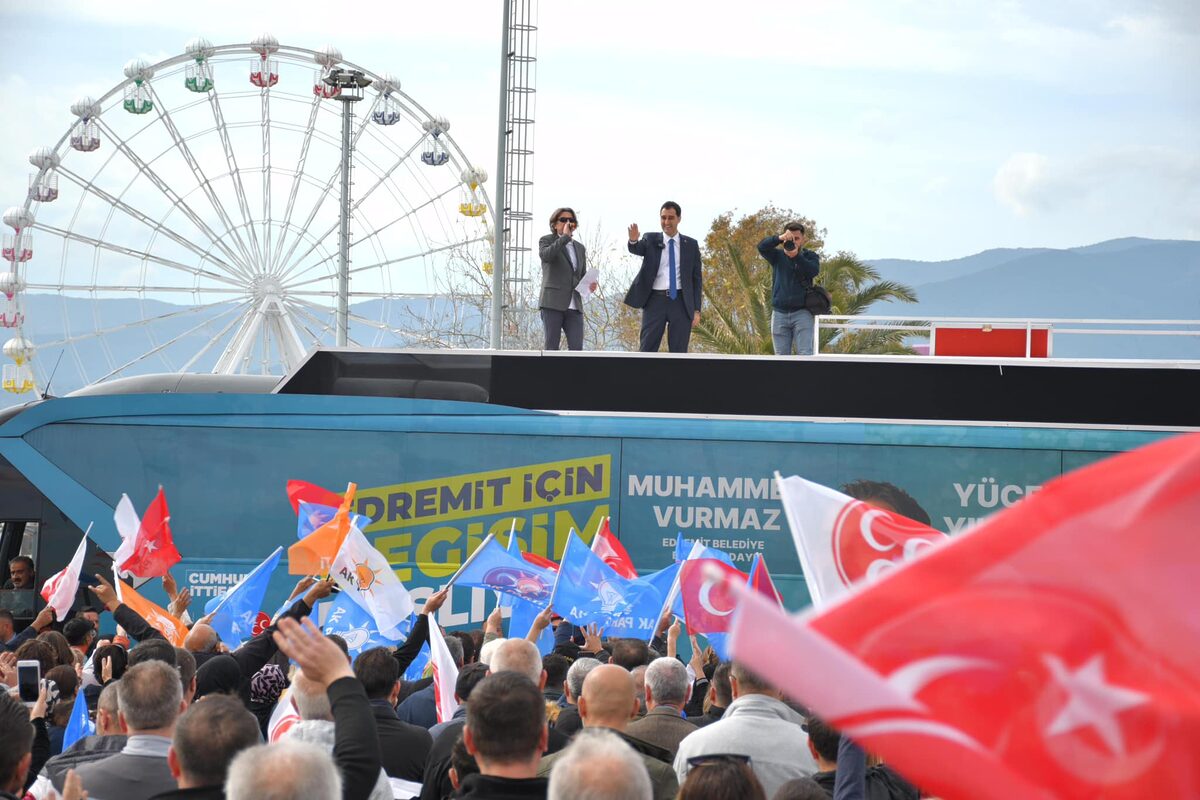 MUHAMMED VURMAZ AKÇAY’DA KONUŞTU: “EDREMİT DEĞİŞİM İSTİYOR”