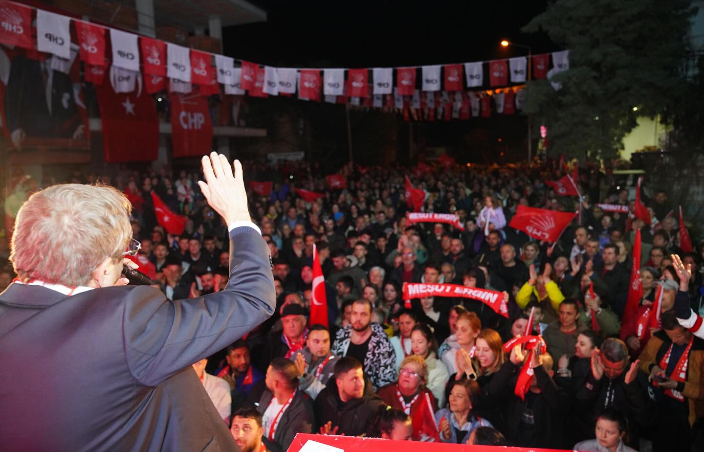 Ayvalık'ta seçim heyecanı giderek