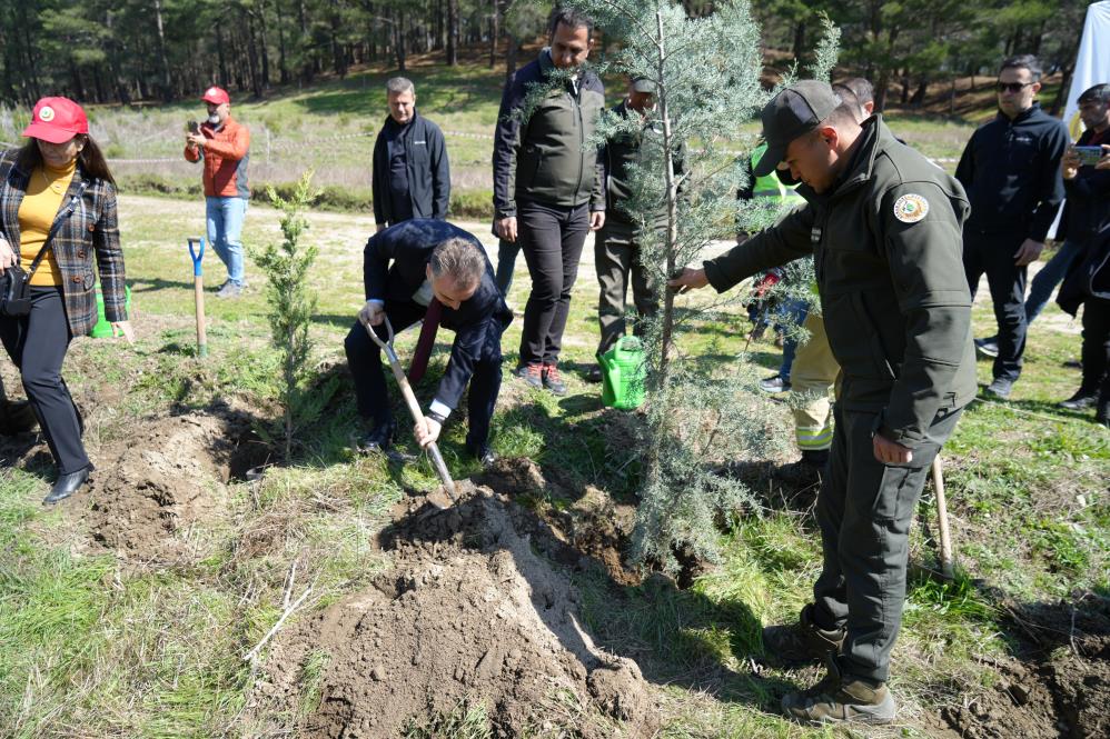 KAZDAĞLARI’NDA FİDANLAR TOPRAK İLE BULUŞTU