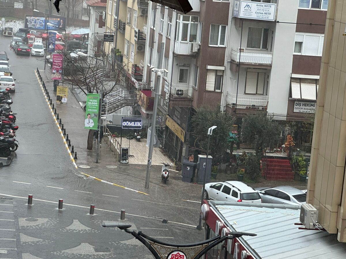 BALIKESİR’DE SAĞANAK YAĞIŞ