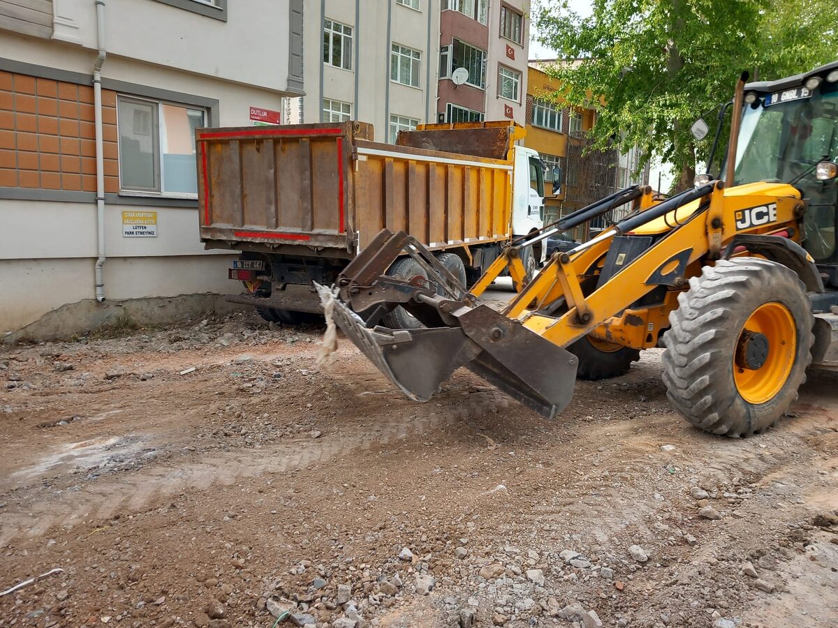 GÖNEN’DE ÜST YAPI ÇALIŞMALARI DEVAM EDİYOR