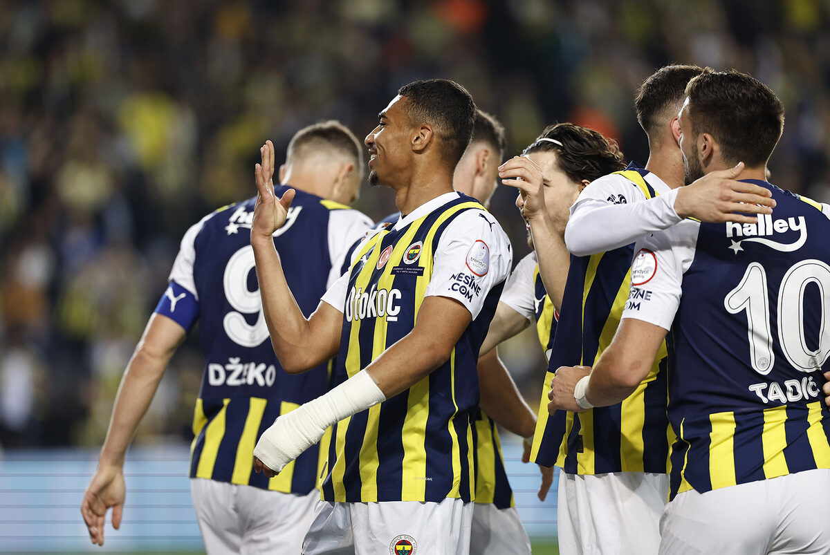 FENERBAHÇE 20 MAÇTIR YENİLMİYOR