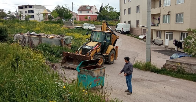 Bandırma Belediyesi ekipleri, vatandaşların