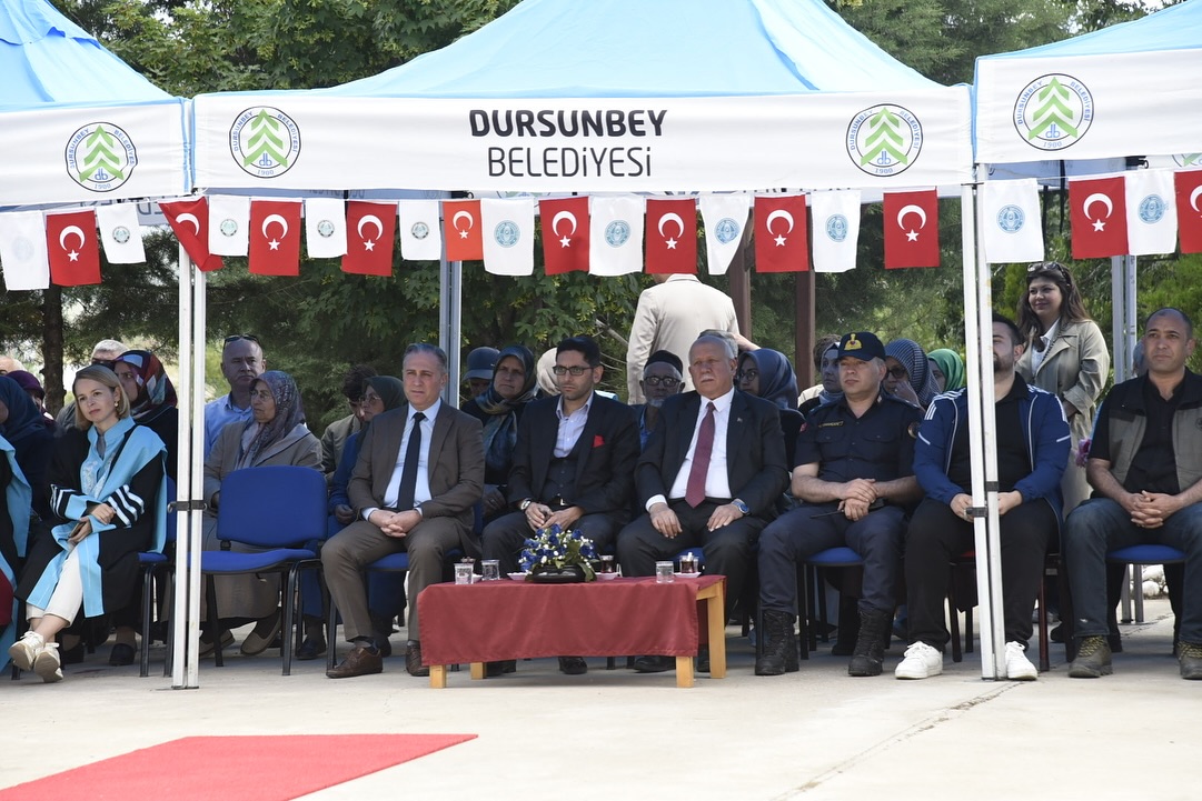 DURSUNBEY MYO’DA MEZUNİYET COŞKUSU