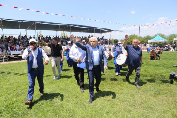 8. BURHANİYE KIZIKLI YAĞLI PEHLİVAN GÜREŞLERİ’NDE GERİ SAYIM BAŞLADI