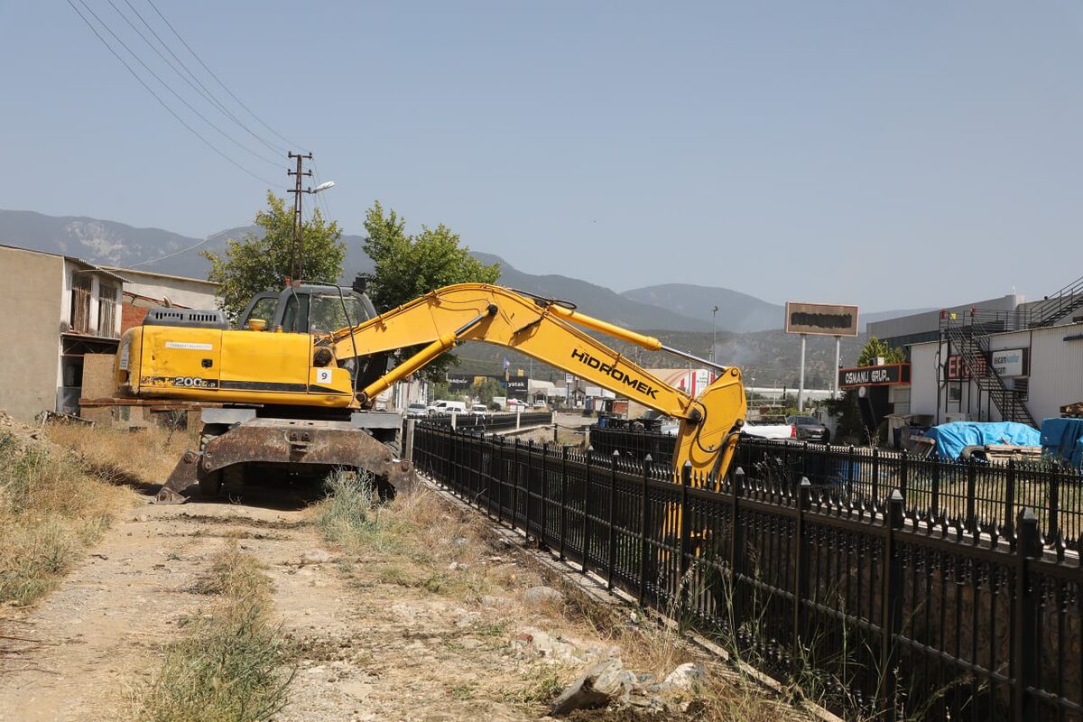 EDREMİT’İN BÜTÜN SORUNLARI ÇÖZÜLÜYOR