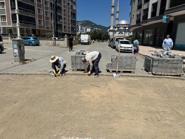 KADIKÖY MAHALLESİ’NDE BOZULAN YOLLARIN TAMİRATINA BAŞLADIK