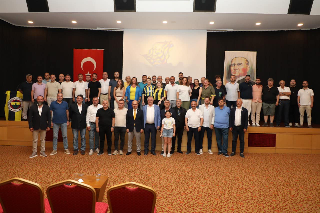 Edremit Belediye Başkanı Mehmet Ertaş, Fenerbahçeliler Derneği Genel Kurulu’na Katıldı