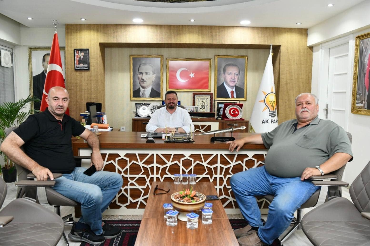 AK PARTİ BALIKESİR İL BAŞKANI MEHMET AYDEMİR’DEN MİSAFİRLERİNE TEŞEKKÜR