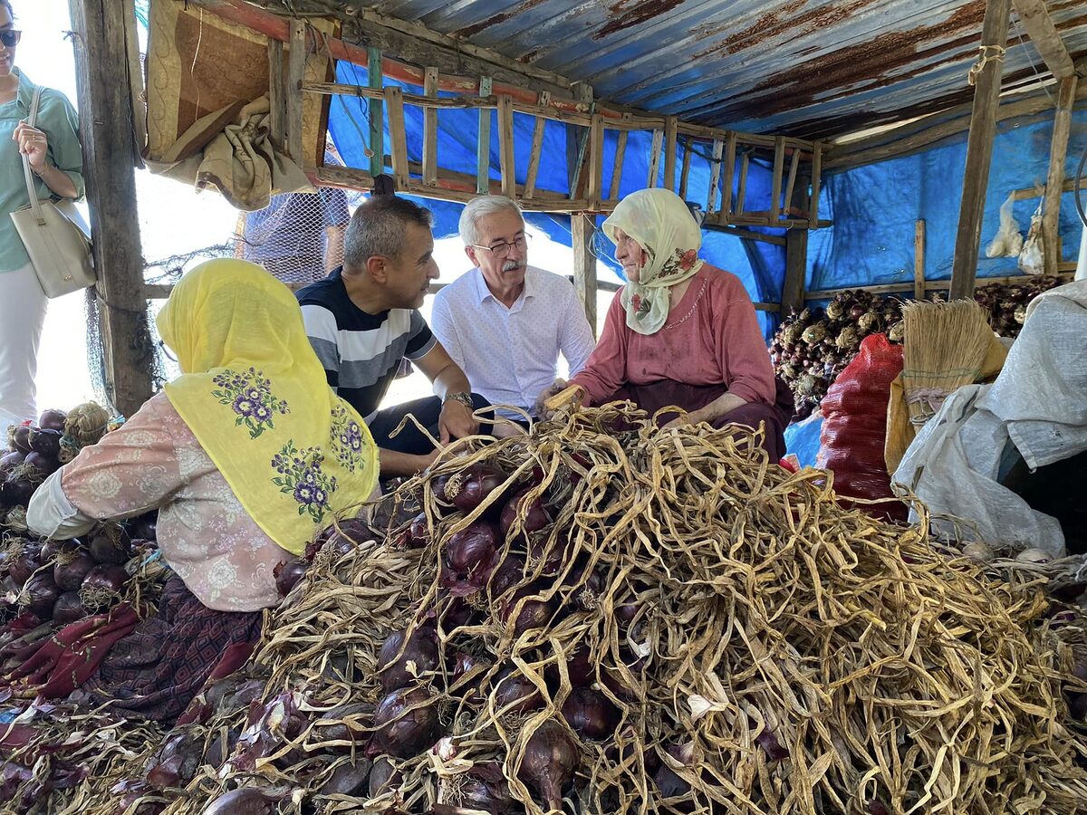 KAPIDAĞ MOR SOĞANI ÜRETİCİLERİNE ZİYARET