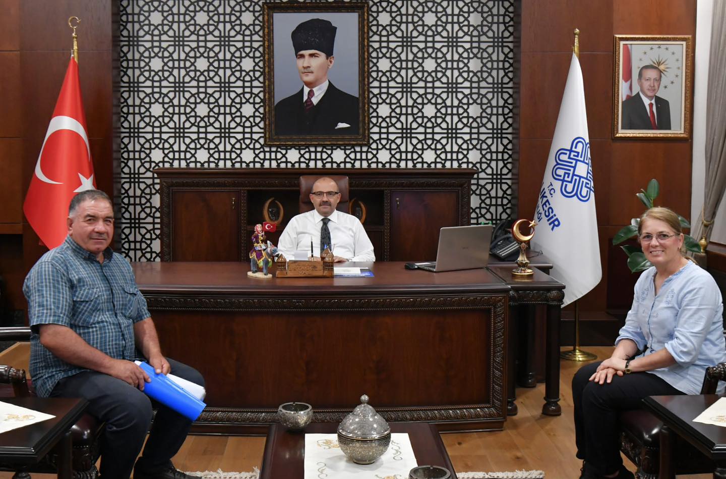 Sındırgı Yağcıbedir Yörükleri Derneği’nden Balıkesir Valisi İsmail Ustaoğlu’na Ziyaret