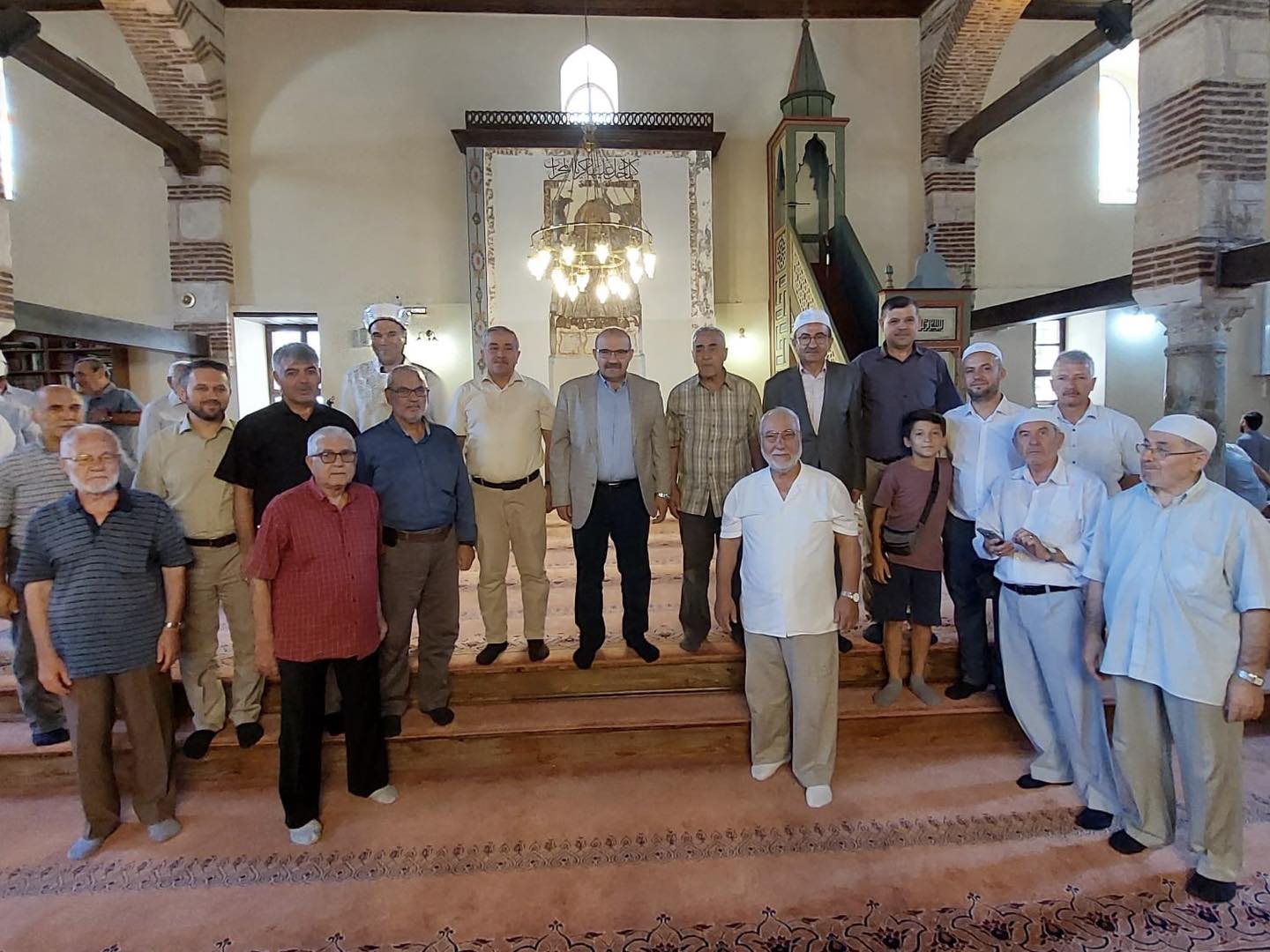 VALİ USTAOĞLU YILDIRIM CAMİİ MEZUNLAR GÜNÜ ETKİNLİĞİNE KATILDI