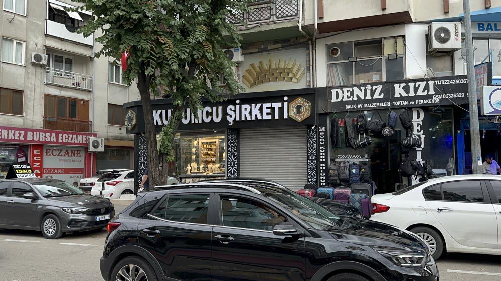 Bursa'da yaşayan Suriyeli kuyumcu,