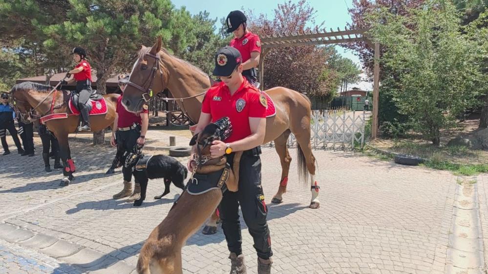 ATLI POLİSLER ORMAN YANGINLARINA KARŞI VATANDAŞLARI UYARDI