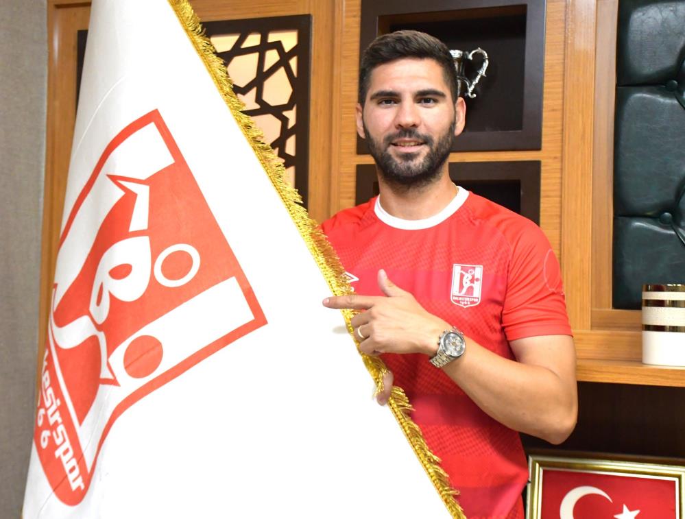 Balıkesirspor, Cenk Özbey’i kadrosuna kattı