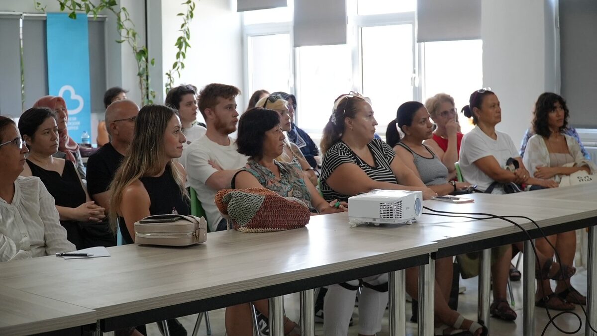 BAÇEM’DE AROMATİK YAĞLAR VE NEFES TEKNİKLERİ ATÖLYESİ DÜZENLENDİ