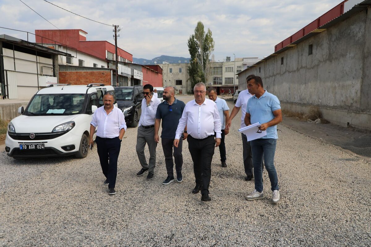 Edremit Belediye Başkanı Mehmet Ertaş, Haftaya Sahada Çalışmalarla Başladı