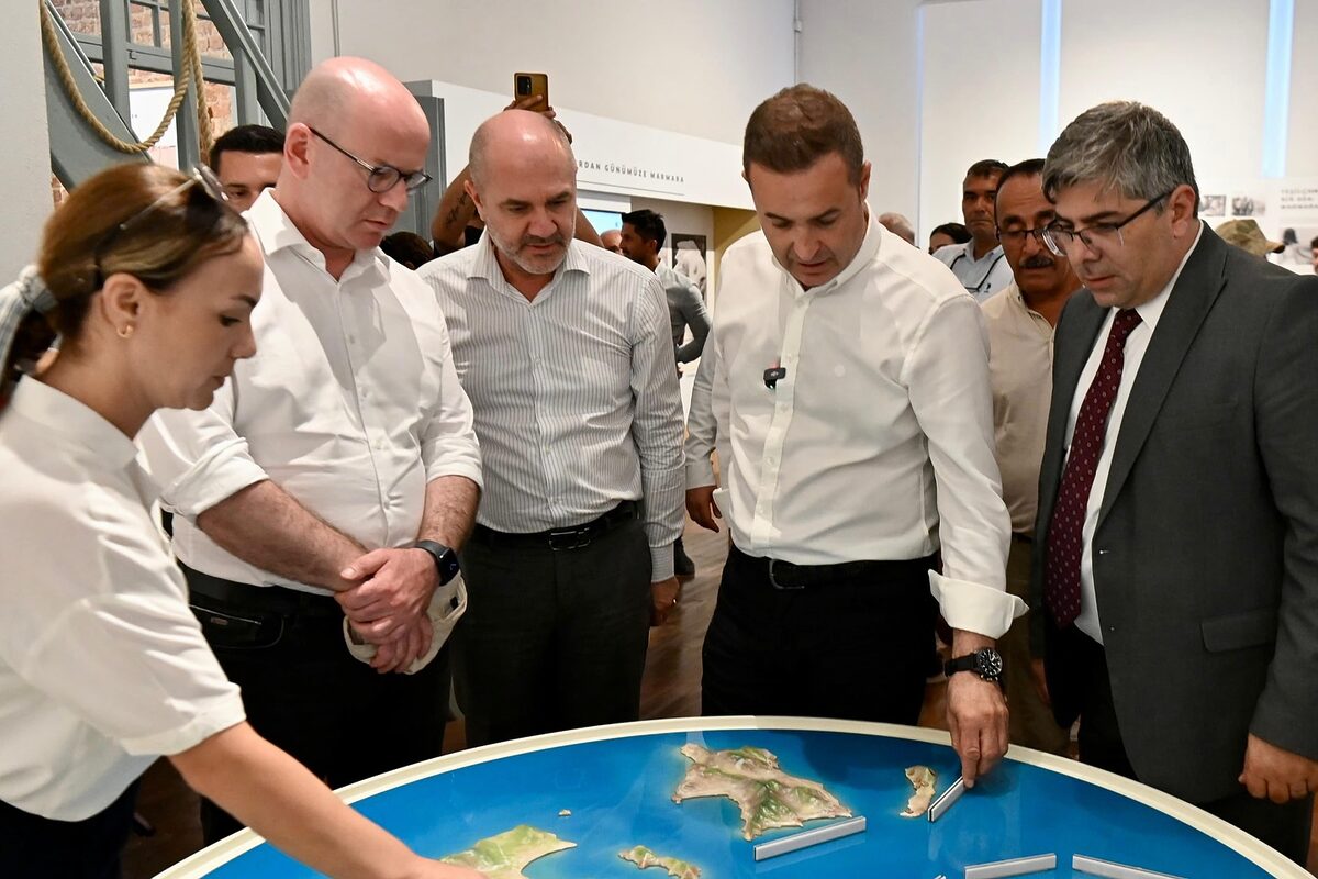 Başkan Ahmet Akın, Marmara Adalar Müzesi ve Türkiye’nin İlk Mermer Fabrikasını Ziyaret Etti