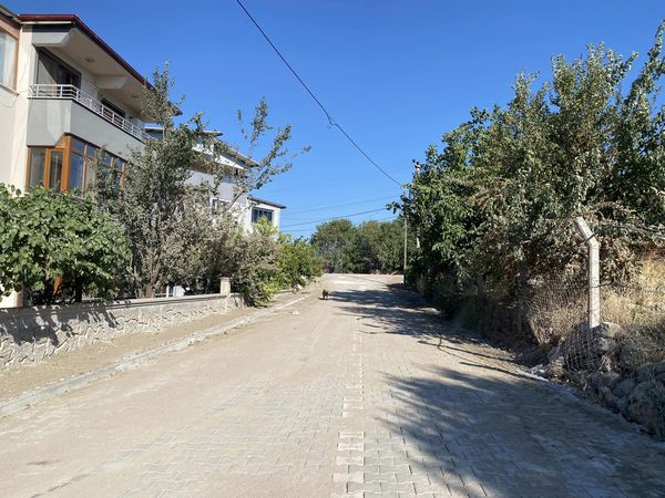 İVRİNDİ’DE ÇEVRE DÜZENLEME VE PARKE TAŞ ÇALIŞMALARI