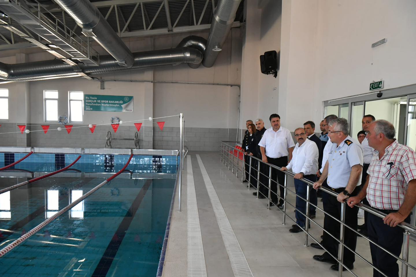 Vali Ustaoğlu Seyit Onbaşı Yaşam ve Spor Kompleksi’nde İncelemelerde Bulundu