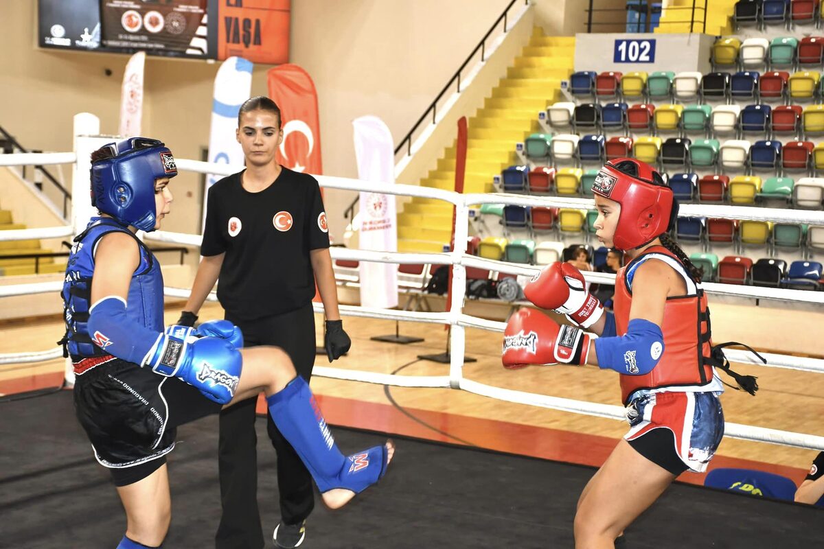 BALIKESİR’DE MUAY THAİ RÜZGARI ESTİ