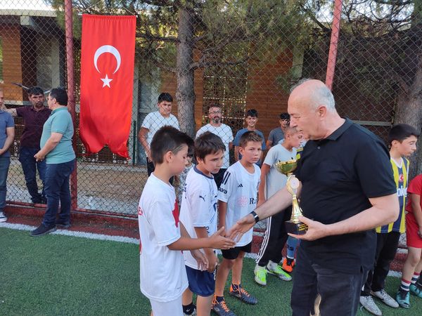 BAŞKAN RAMAZAN BAHÇAVAN, GENÇ SPORCULARLA BİR ARAYA GELDİ