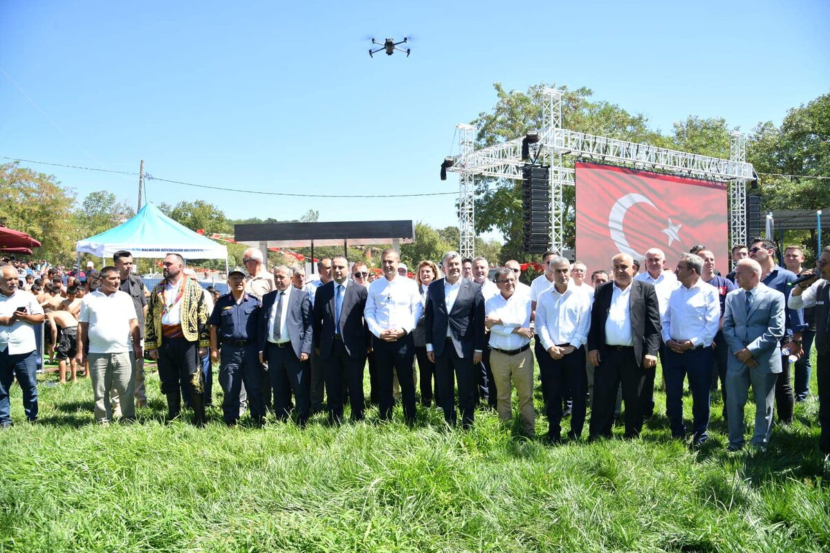 KARESİ’DE GELENEKSEL GÜREŞ HEYECANI BAŞLADI