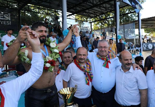 BAŞKAN ERTAŞ’TAN BAŞPEHLİVAN ENES DOĞAN’A TAM DESTEK