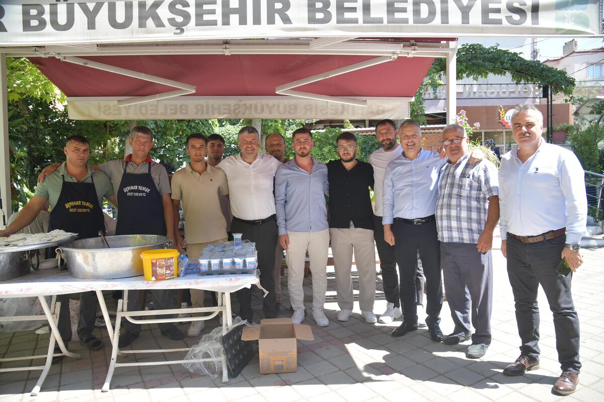 Başkan Mesut Akbıyık, 2. Sakarya Mahallesi’nde Pilav Hayrına Katıldı