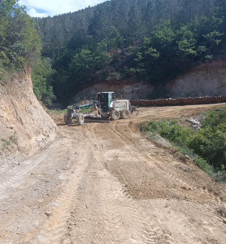 BALIKESİR ORMAN YOLLARINDA BAKIM SÜRÜYOR