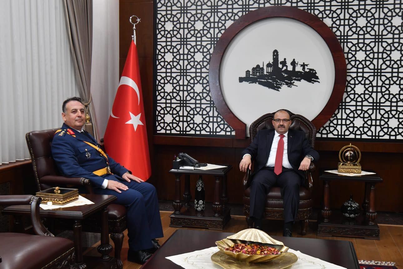 Garnizon Komutanı Tümgeneral Hüseyin Duman’dan Vali İsmail Ustaoğlu’na Ziyaret