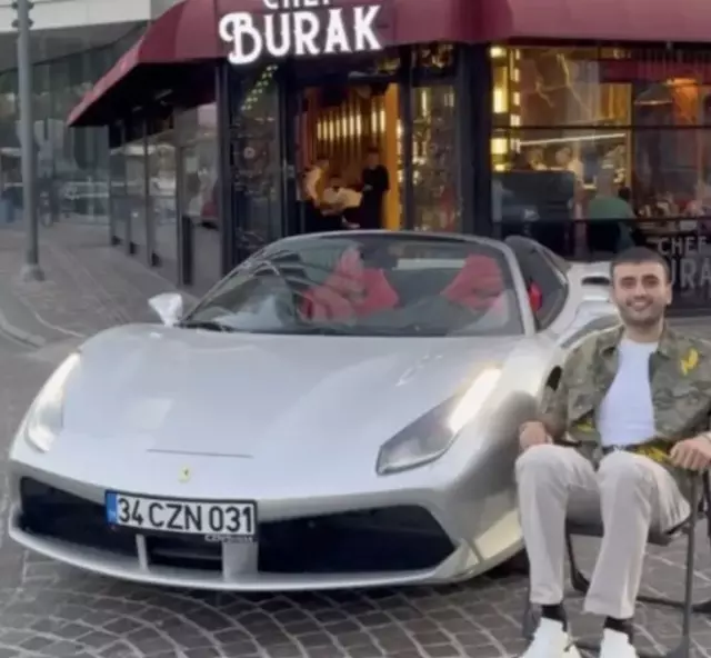 CZN BURAK’TAN FERRARİ SÜRPRİZİ! HAYALİNDEKİ ARABA SONUNDA GARAJINDA