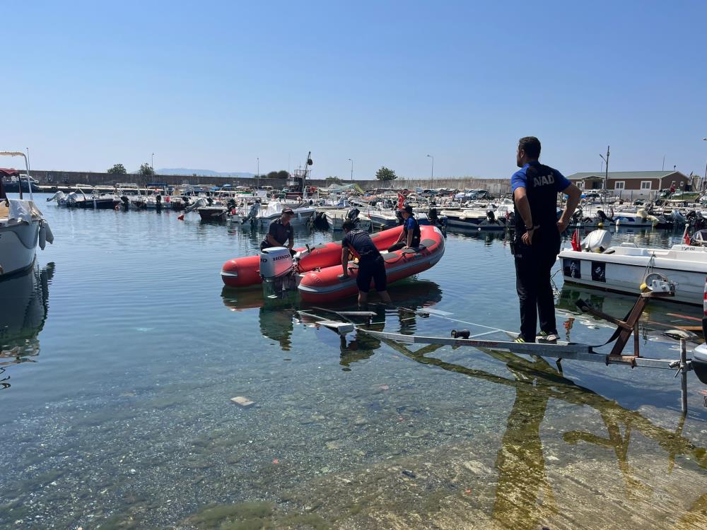 Yalova'nın Armutlu ilçesinde kanoyla