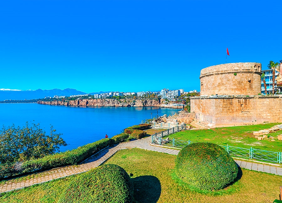 Antalya, tarihi ve doğal