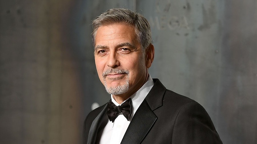 CLOONEY KENDİNİ AÇIK ARTIRMAYA ÇIKARDI