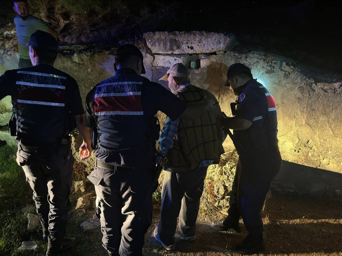 Balıkesir’de Kayıp Alzheimer Hastası Y.D., Jandarma ve AFAD’ın Ortak Çalışmasıyla Sağ Salim Bulundu