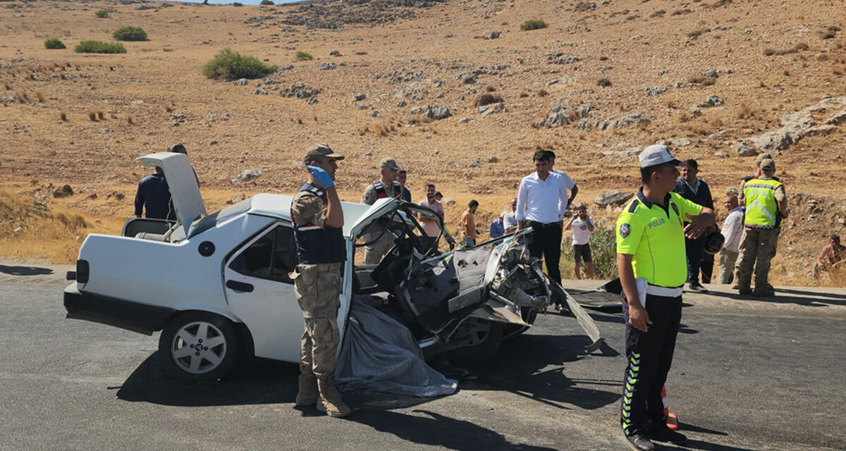 Hatay’da beton mikseriyle otomobilin