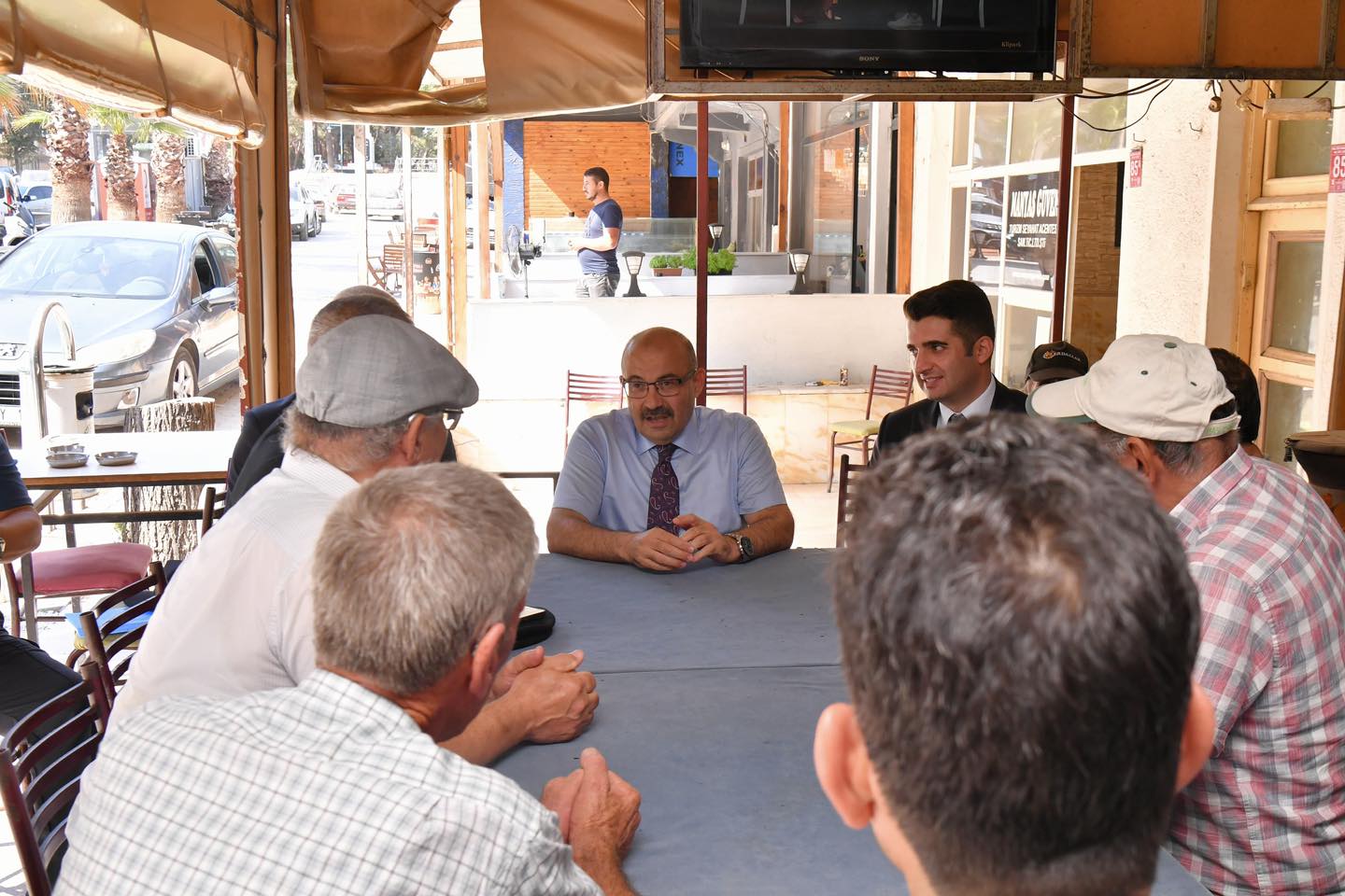 Vali İsmail Ustaoğlu, Manyas’ta Esnaf ve Vatandaşlarla Buluştu