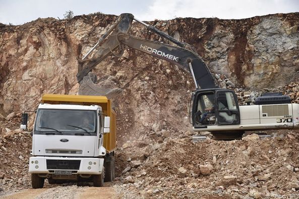 DURSUNBEY BELEDİYESİ’NDEN HUMMALI ÇALIŞMA