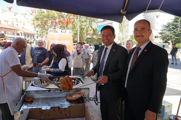 SINDIRGI’DA İLKÖĞRETİM HAFTASI KUTLAMALARI BÜYÜK İLGİ GÖRDÜ