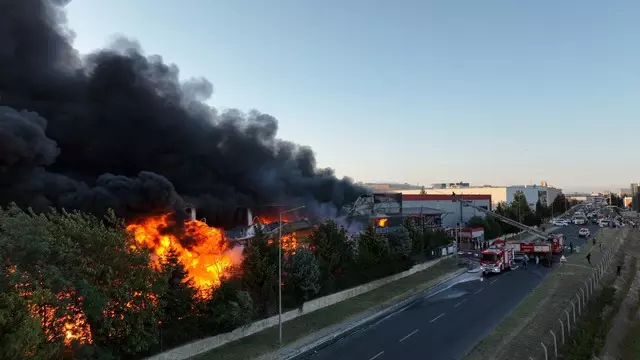 TEKİRDAĞ SANAYİSİ YANGIN ALARMI